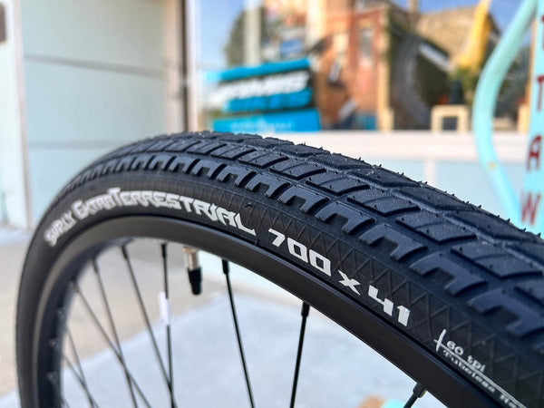 Surly ExtraTerrestrial Tire 700 x 41 Tubeless, Folding