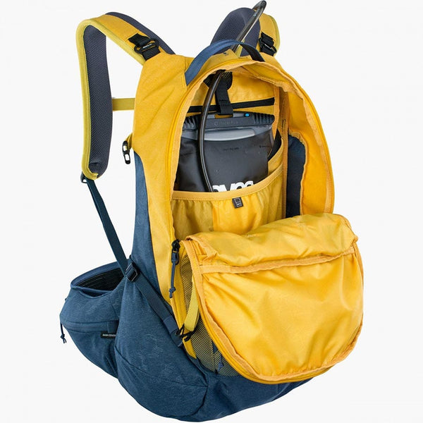 EVOC Trail Pro 26 Protector backpack 26L Curry/Denim SM