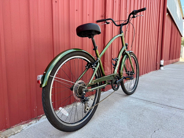 Electra Used Bikes Pre-Owned Electra Townie 7D Step-Over With Fenders and Dyno Lights