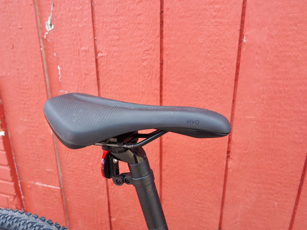 Jamis Used Bikes Pre-Owned Jamis DXT A1 Hybrid/Adventure Bike 17 inch