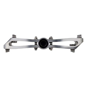 Spank Platform Pedals Spank Spoon 110 Platform Pedals Body: Aluminum Spindle: Cr-Mo 9/16'' Red