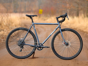 Surly Gravel Adventure Cold Steel Blue / 56 cm Surly Straggler 700c