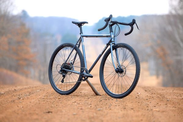 Surly Gravel Adventure Surly Straggler 700c