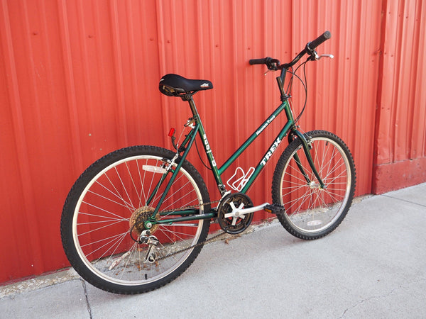 TREK Used Bikes Pre-Owned TREK 800 Mountain Bike Step-Thru Medium