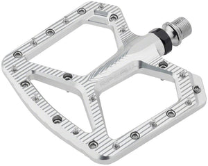 Wolf Tooth Pedals Black/Raw Silver Wolf Tooth Ripsaw Aluminum Pedals